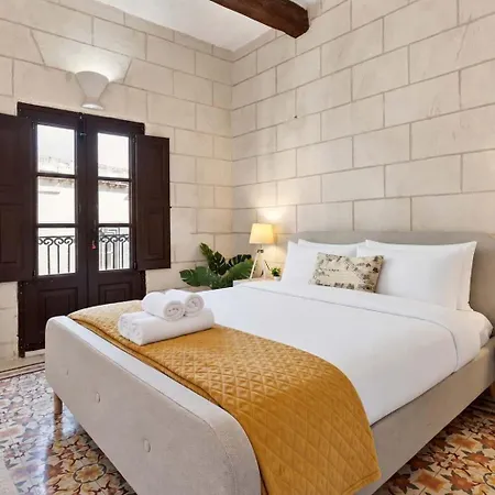 Historic 4br Steps From Mdina Nyaraló Rabat