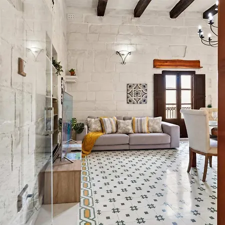 Historic 4br Steps From Mdina Rabat
