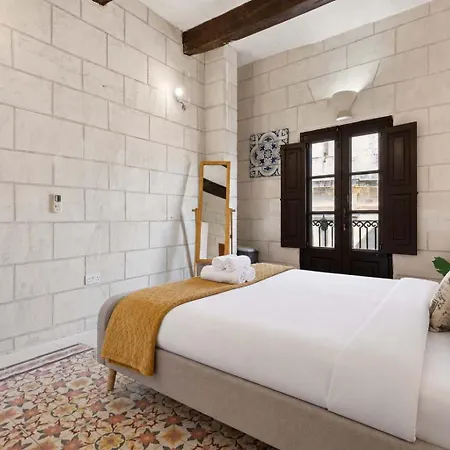 Historic 4br Steps From Mdina *