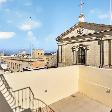 Historic 4br Steps From Mdina Nyaraló