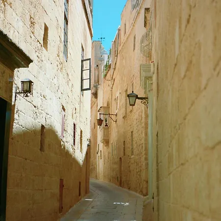 Historic 4br Steps From Mdina Rabat