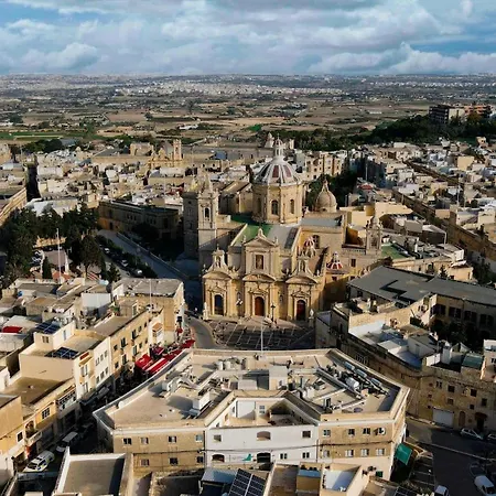 Nyaraló Historic 4br Steps From Mdina *